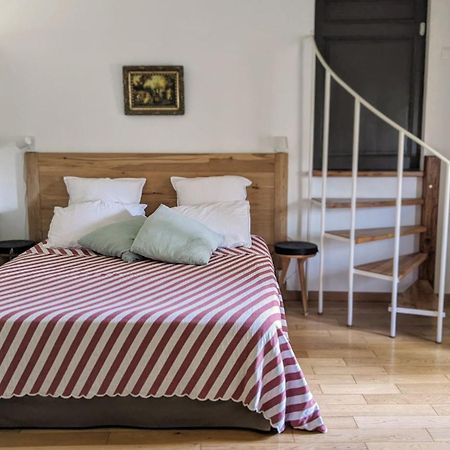 Le Clos Du Perret Chaussan Exteriér fotografie