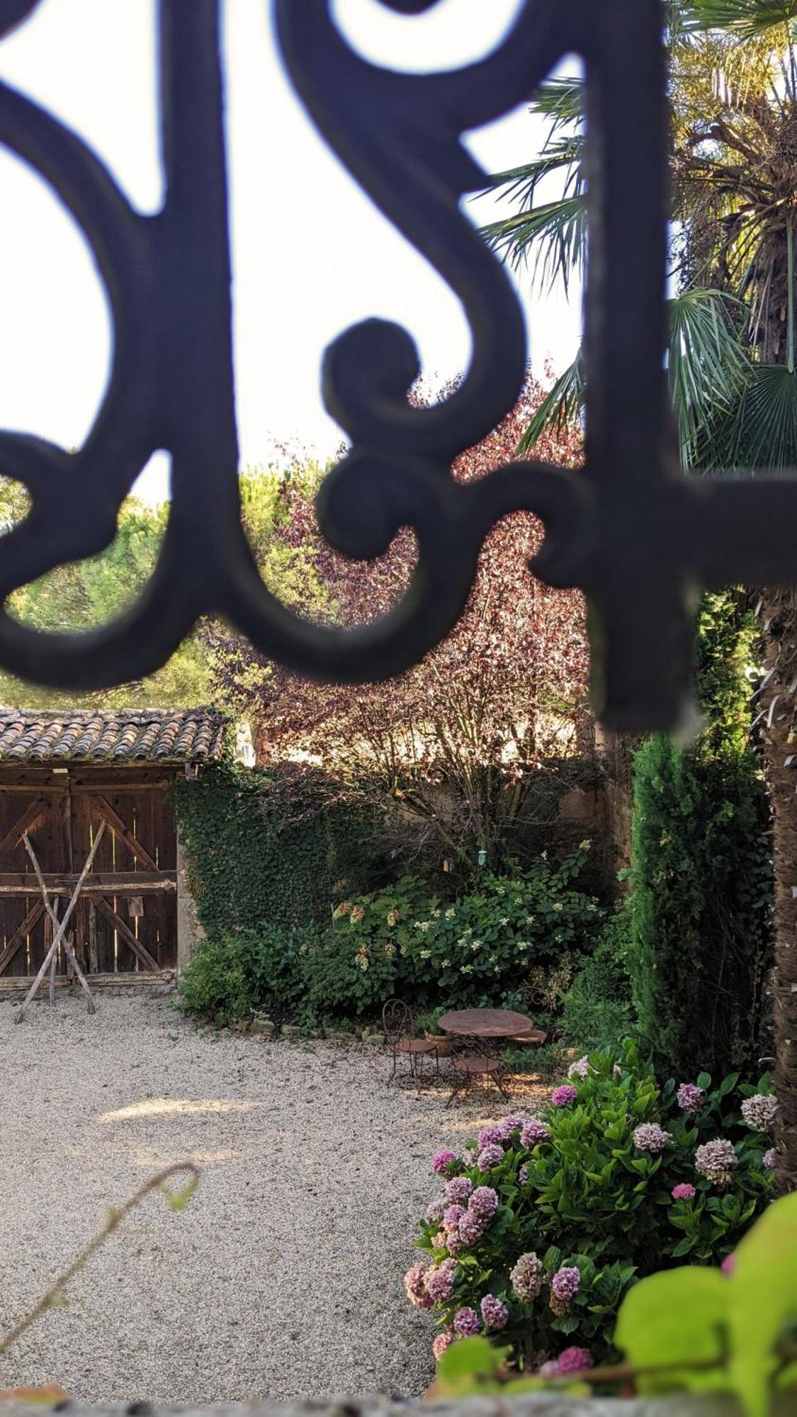 Le Clos Du Perret Chaussan Exteriér fotografie